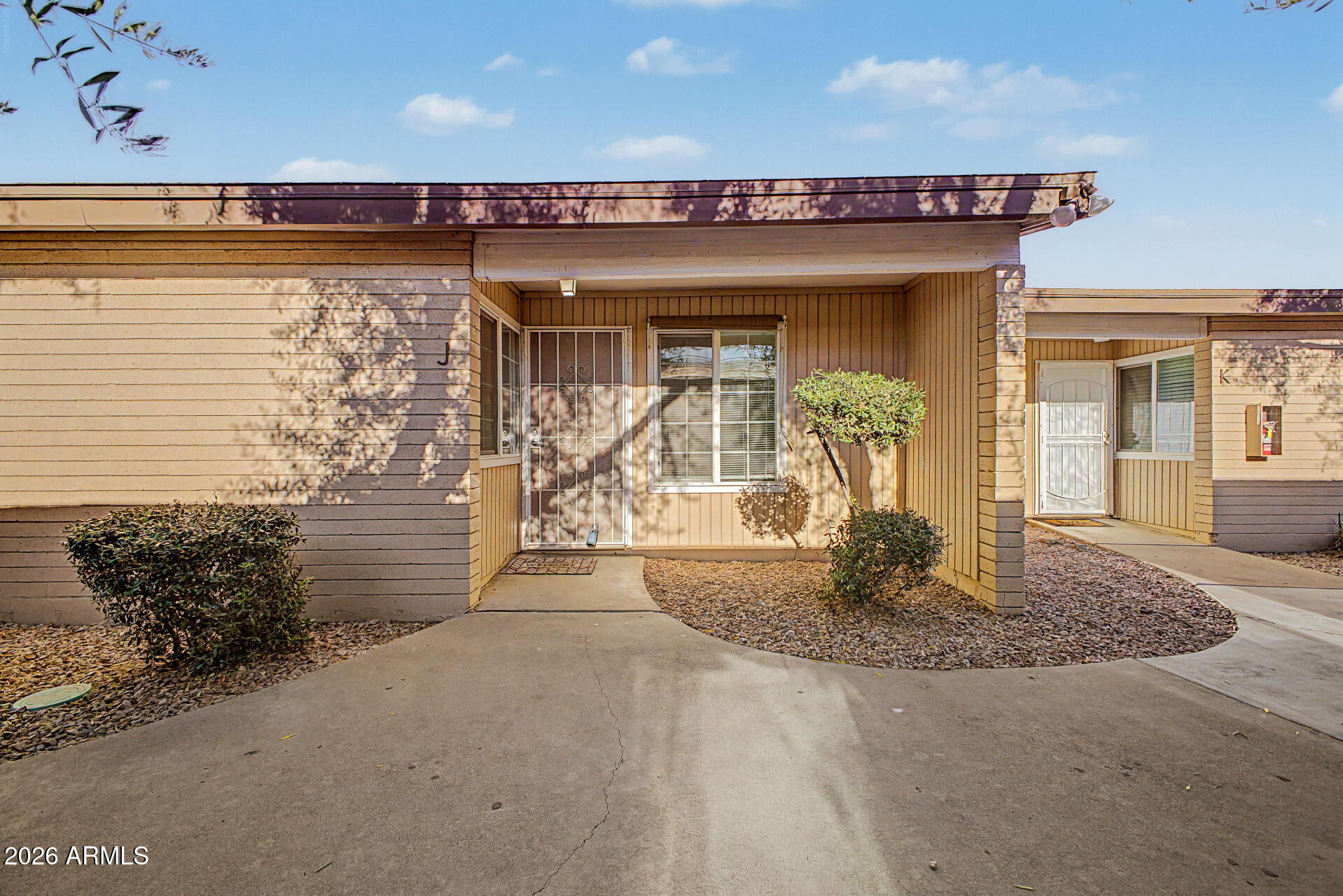 1622 E CAMPBELL Avenue J