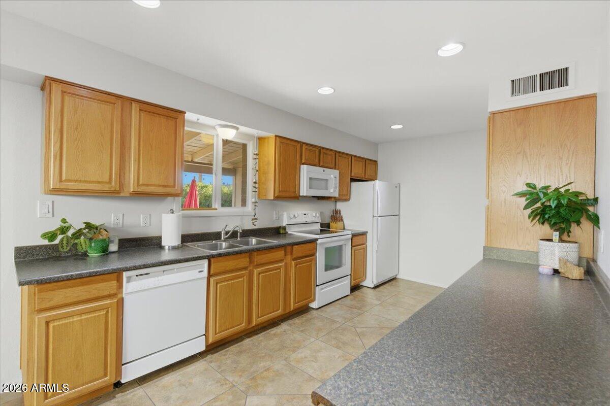 1615 W MOUNTAIN VIEW Drive