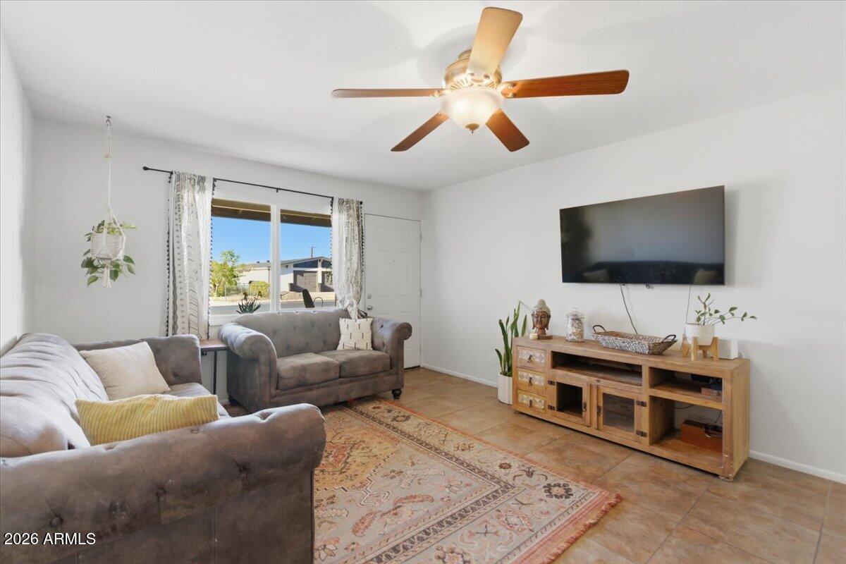 1615 W MOUNTAIN VIEW Drive