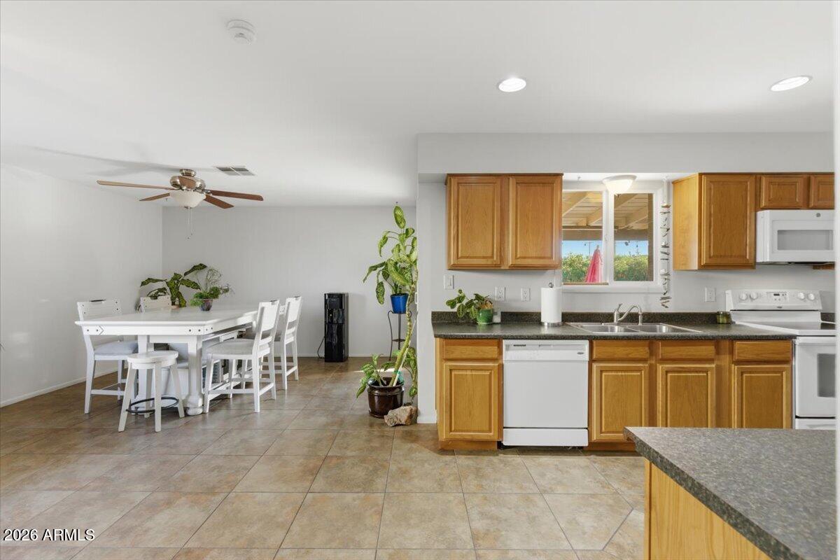 1615 W MOUNTAIN VIEW Drive