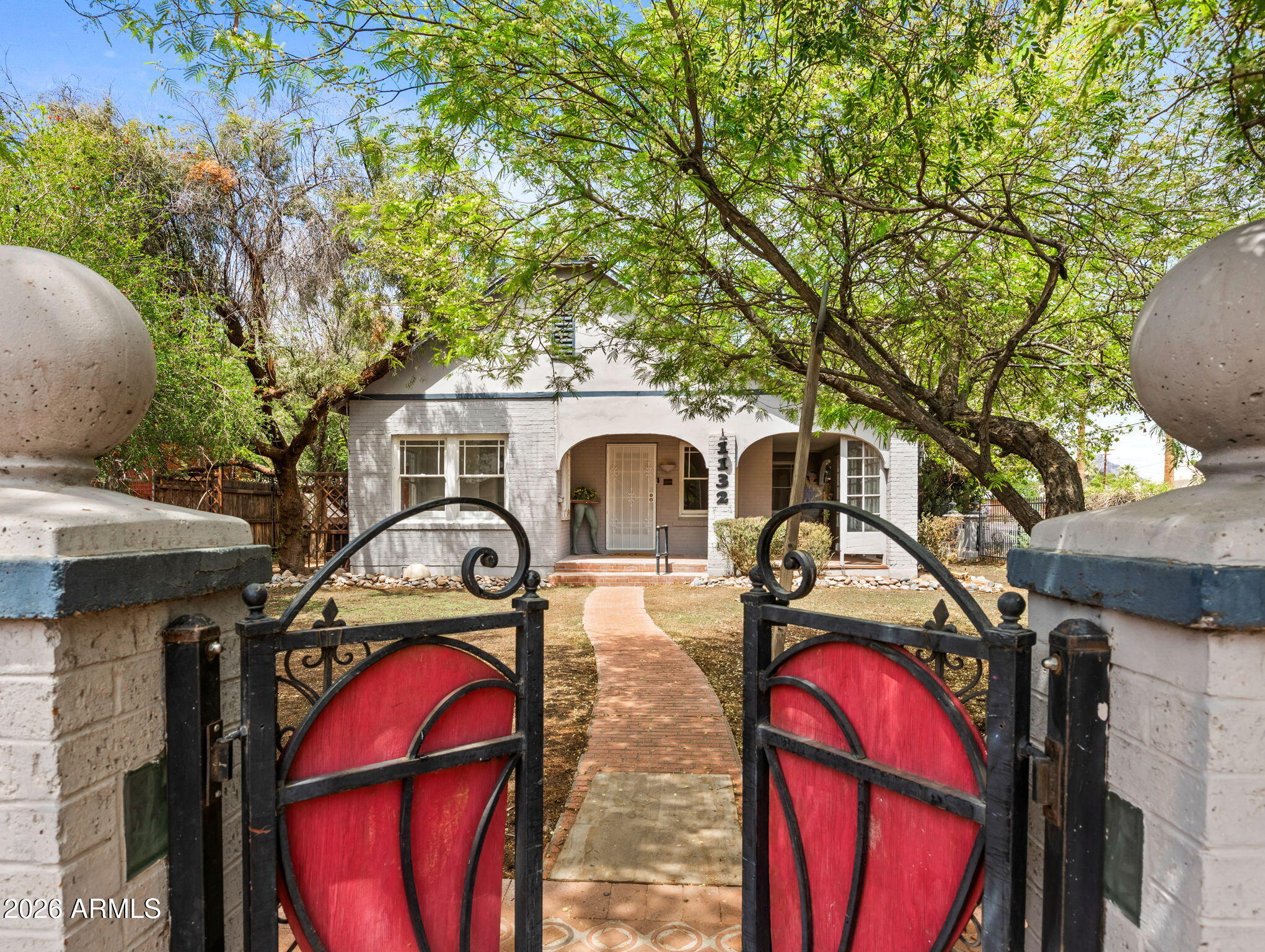 1132 E WELDON Avenue