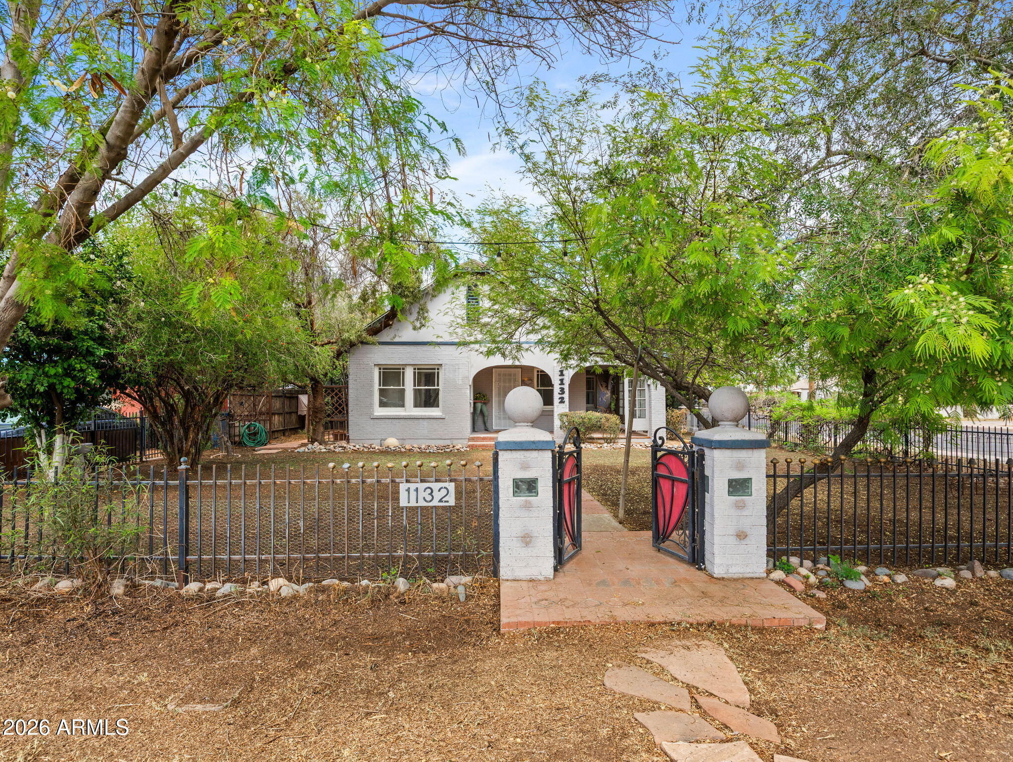 1132 E WELDON Avenue