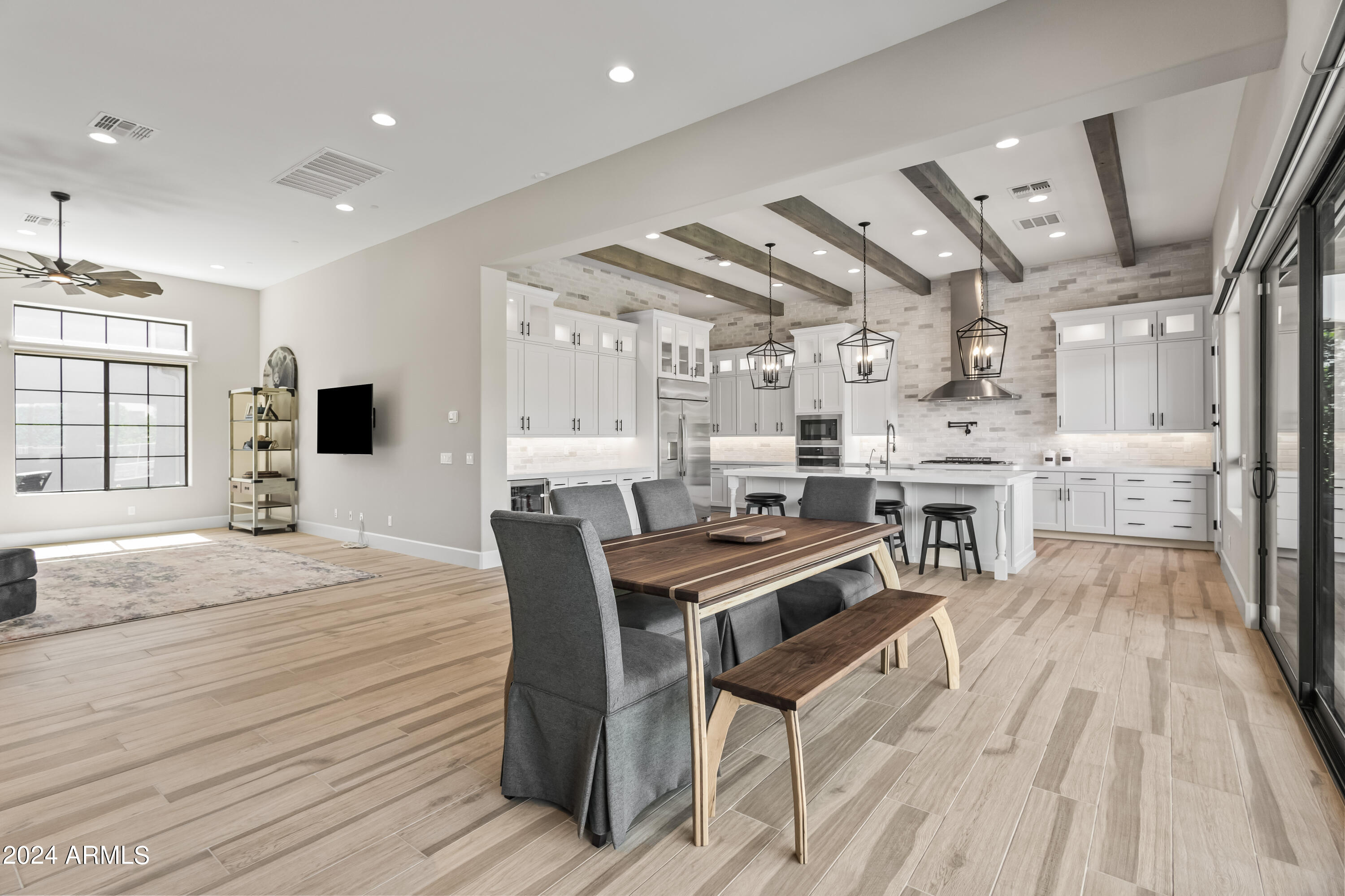 2800 E PORTOLA VALLEY Drive