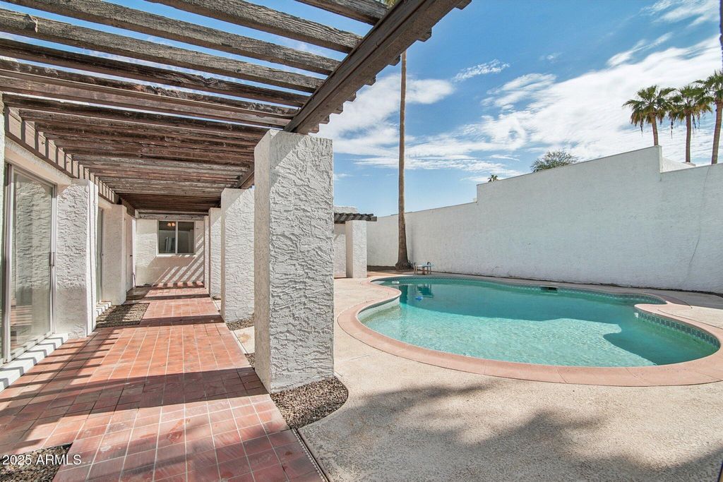 Photo of 2621 S River Drive, Tempe, AZ 85282 (MLS # 6931290)