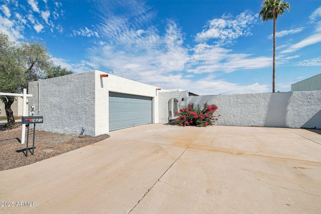 Photo of 2621 S River Drive, Tempe, AZ 85282 (MLS # 6931290)