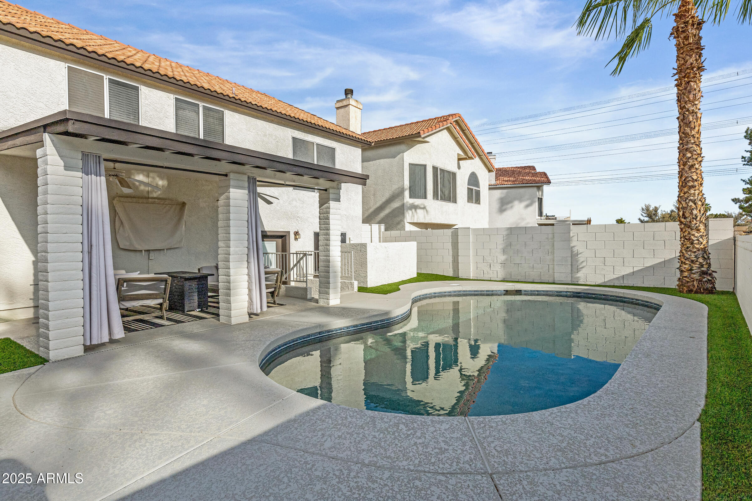 414 N COBBLESTONE Street