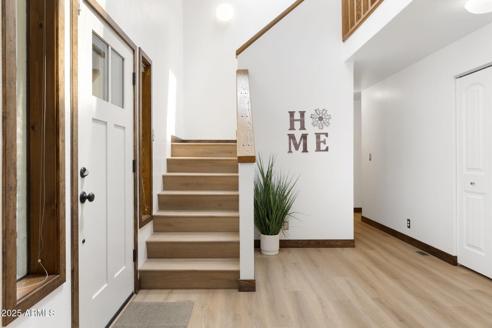 611 E KRISTI Lane