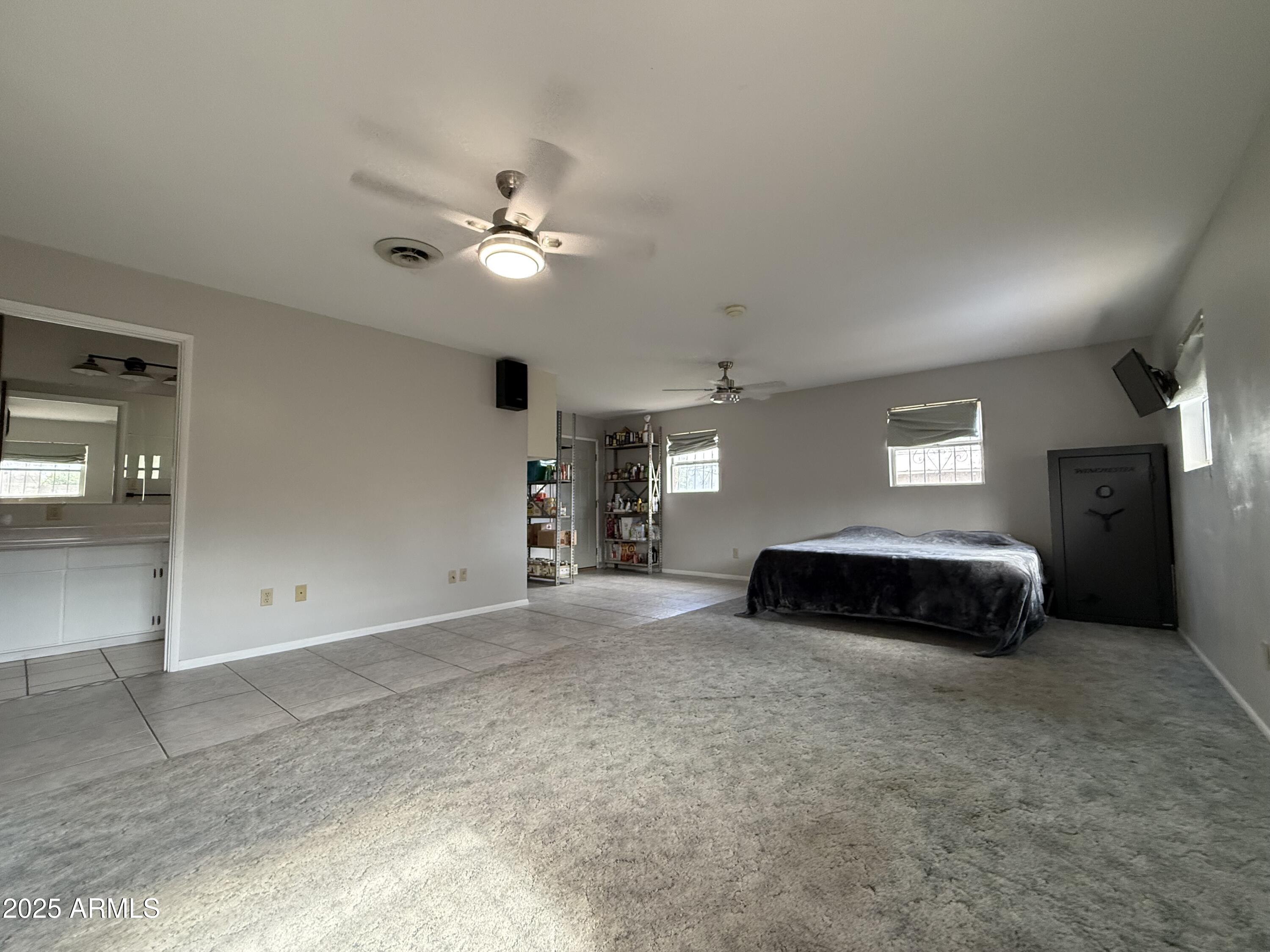 KINGS MANOR - Residential