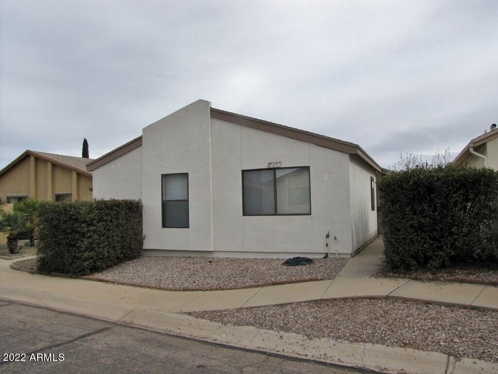 DESERT SHADOWS - Residential Lease