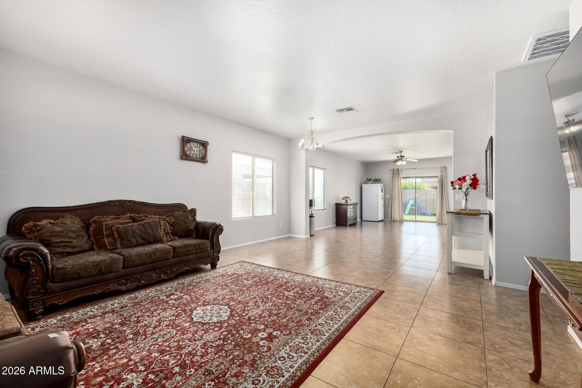 17391 W HILTON Avenue