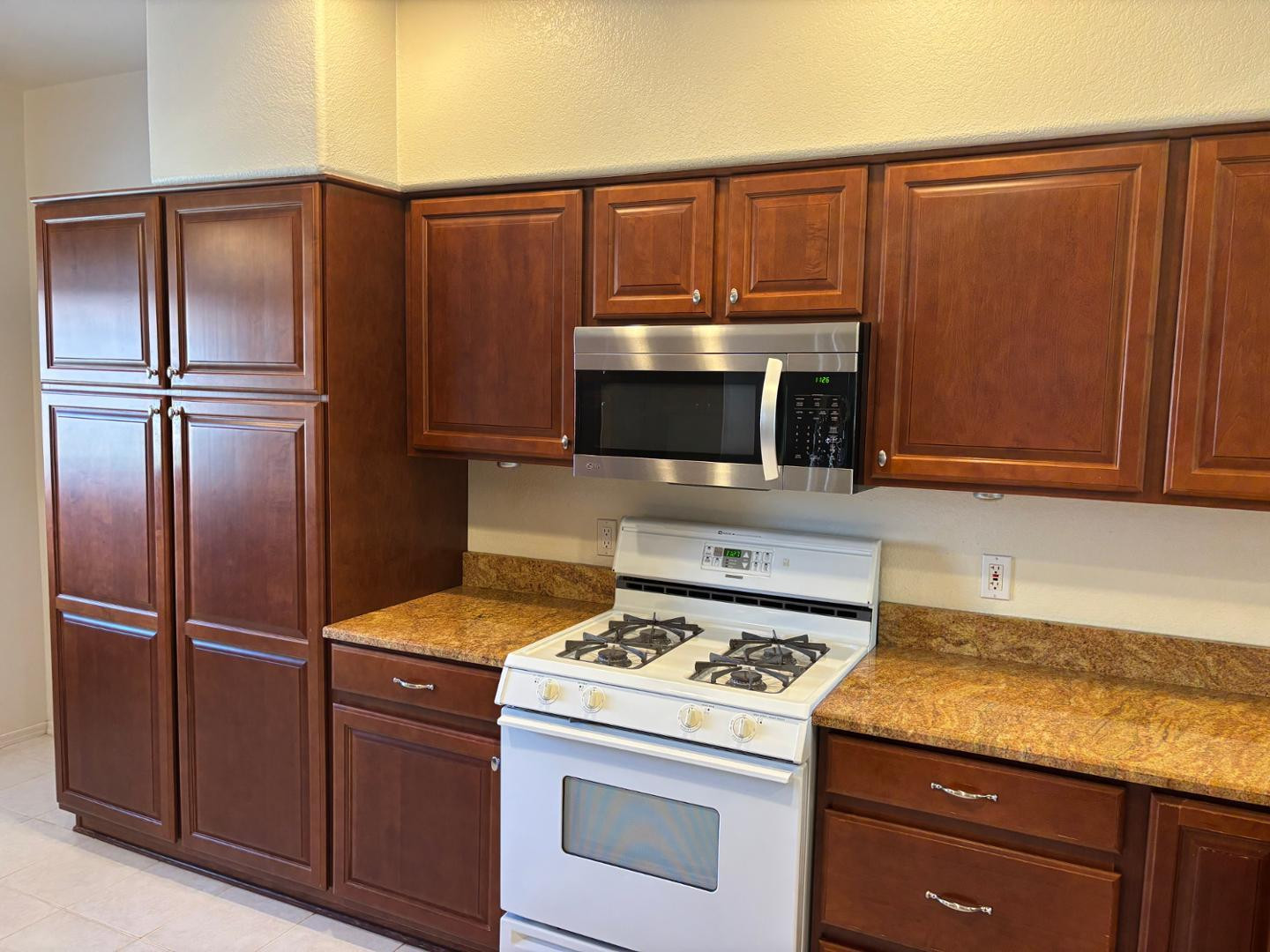 7401 W Arrowhead Clubhouse Drive Unit 2035