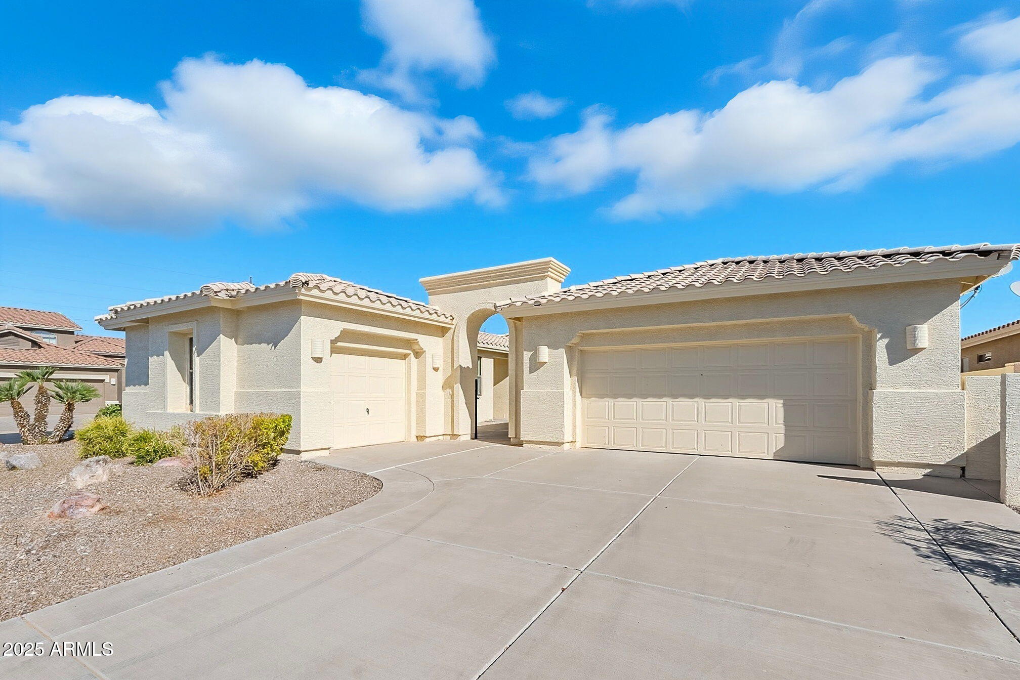 8820 E SUNRIDGE Drive