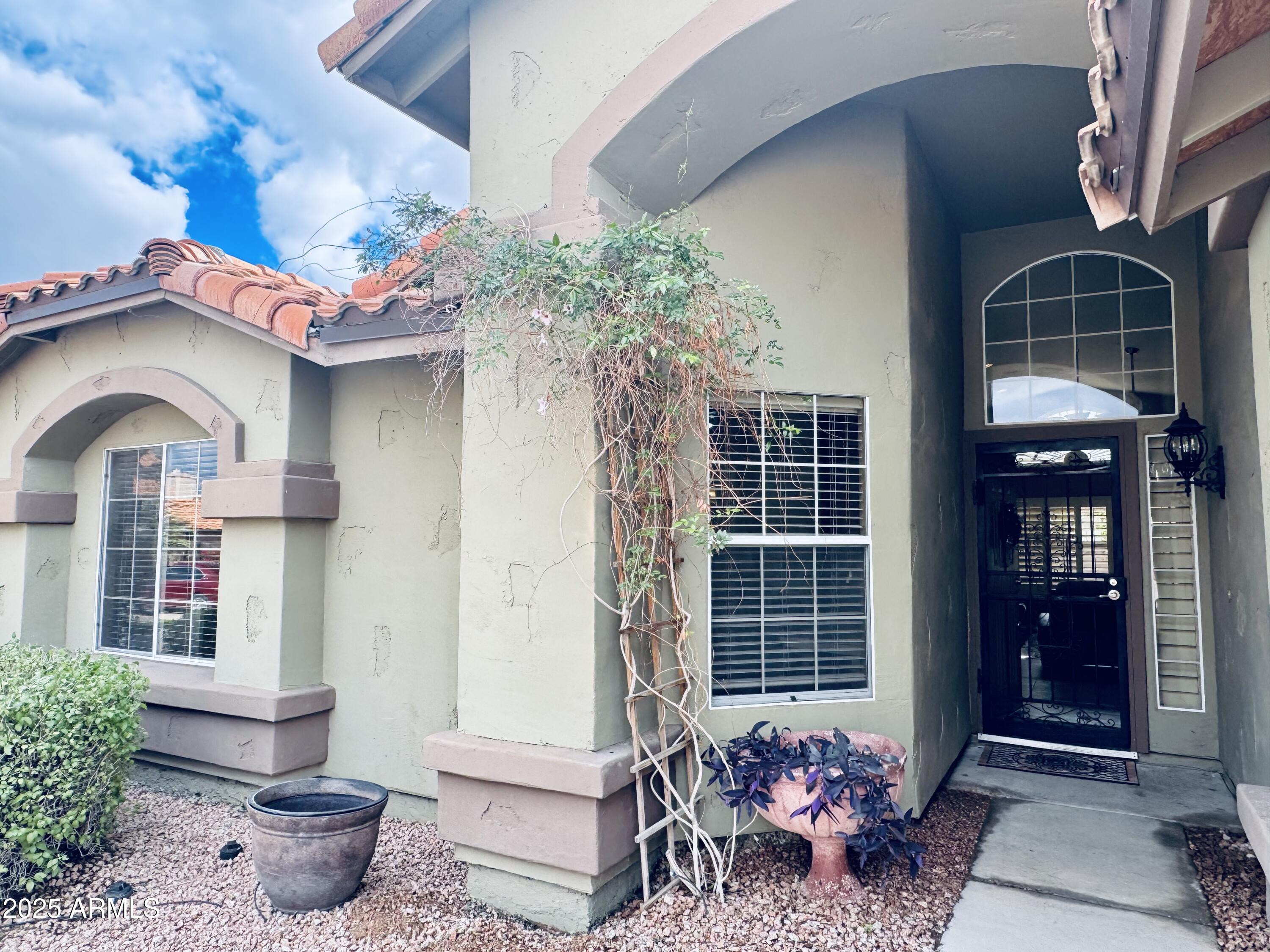 4529 E ROCK WREN Road