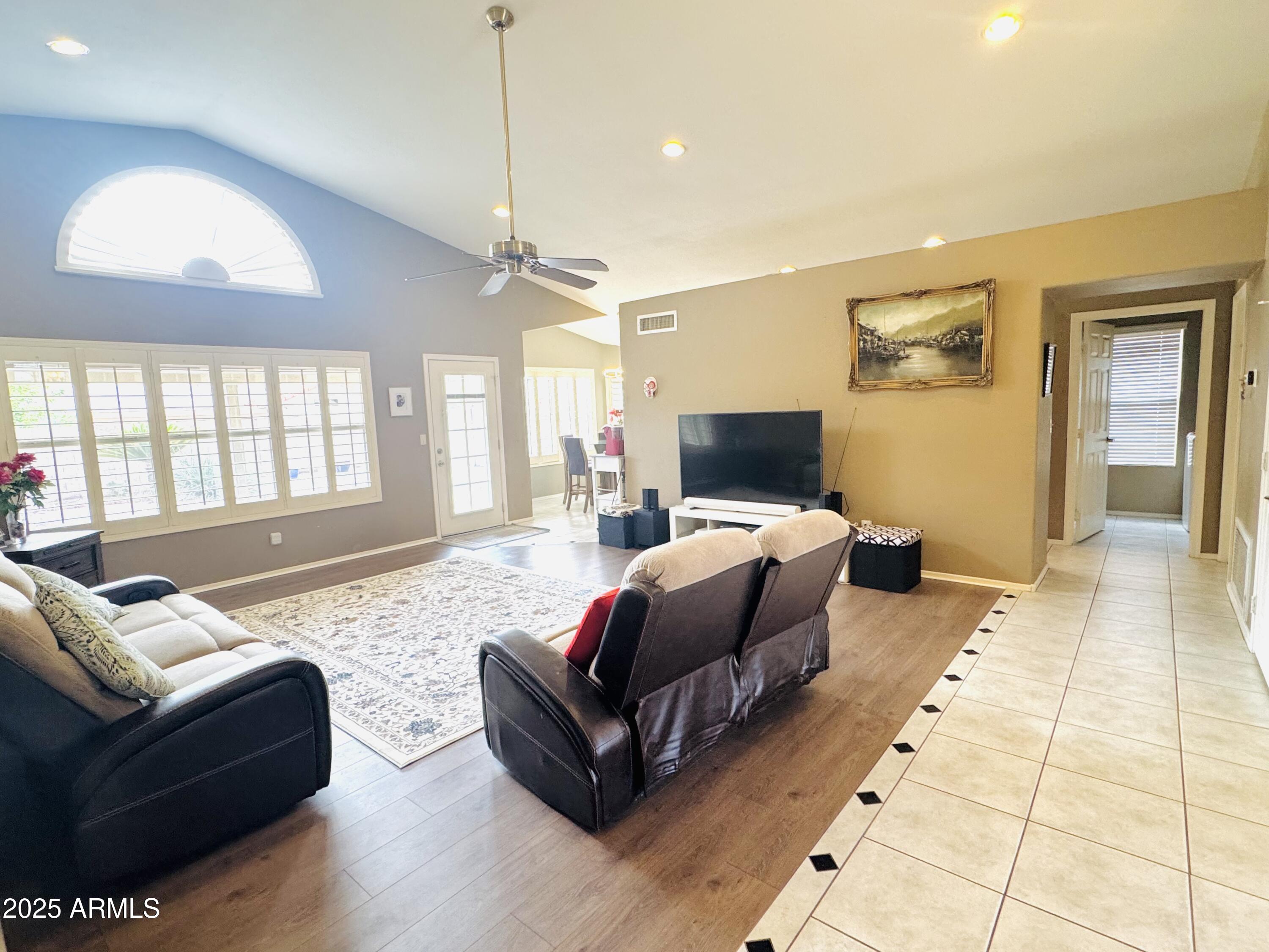 4529 E ROCK WREN Road