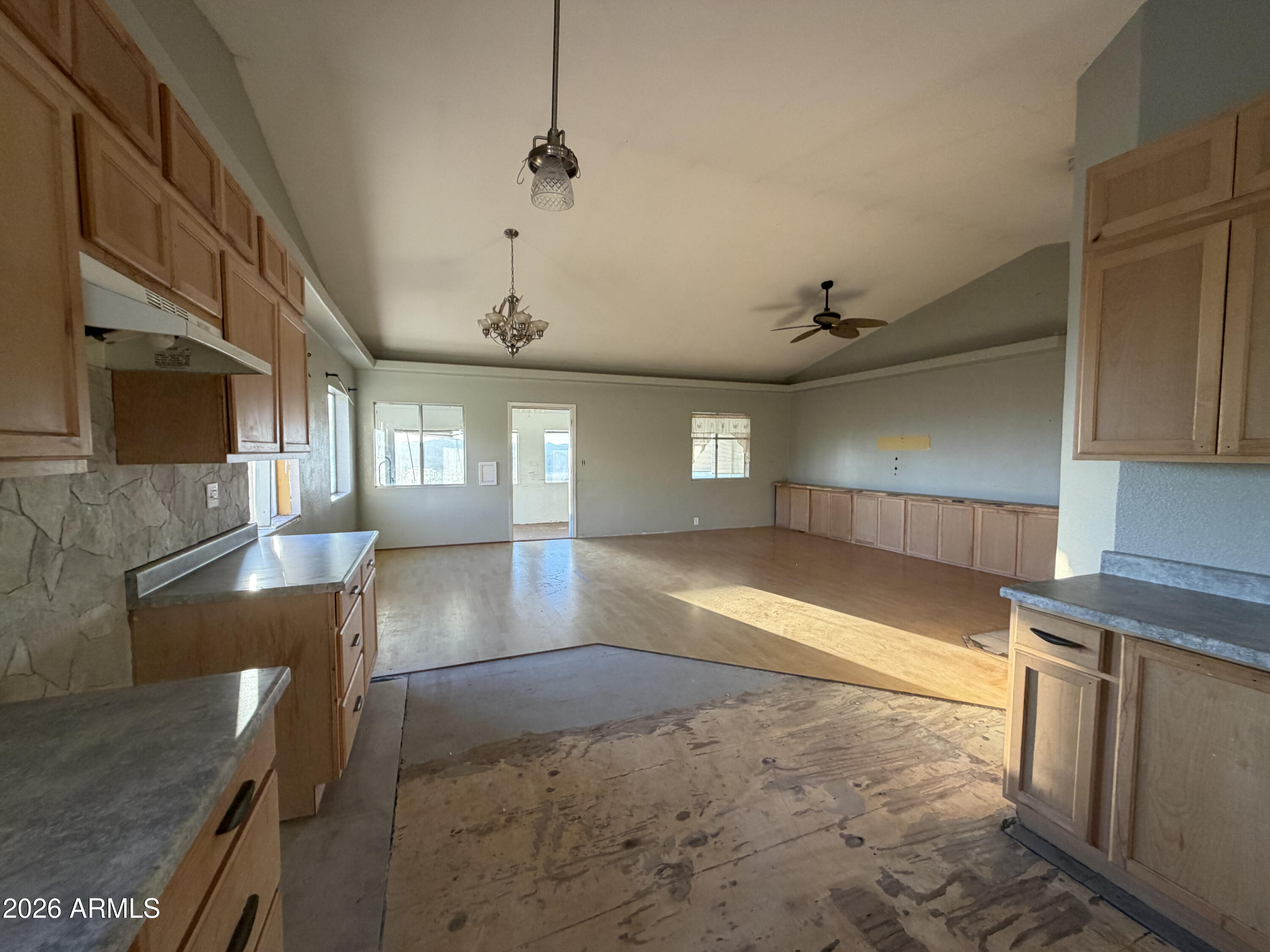 7900 N Prospect Road