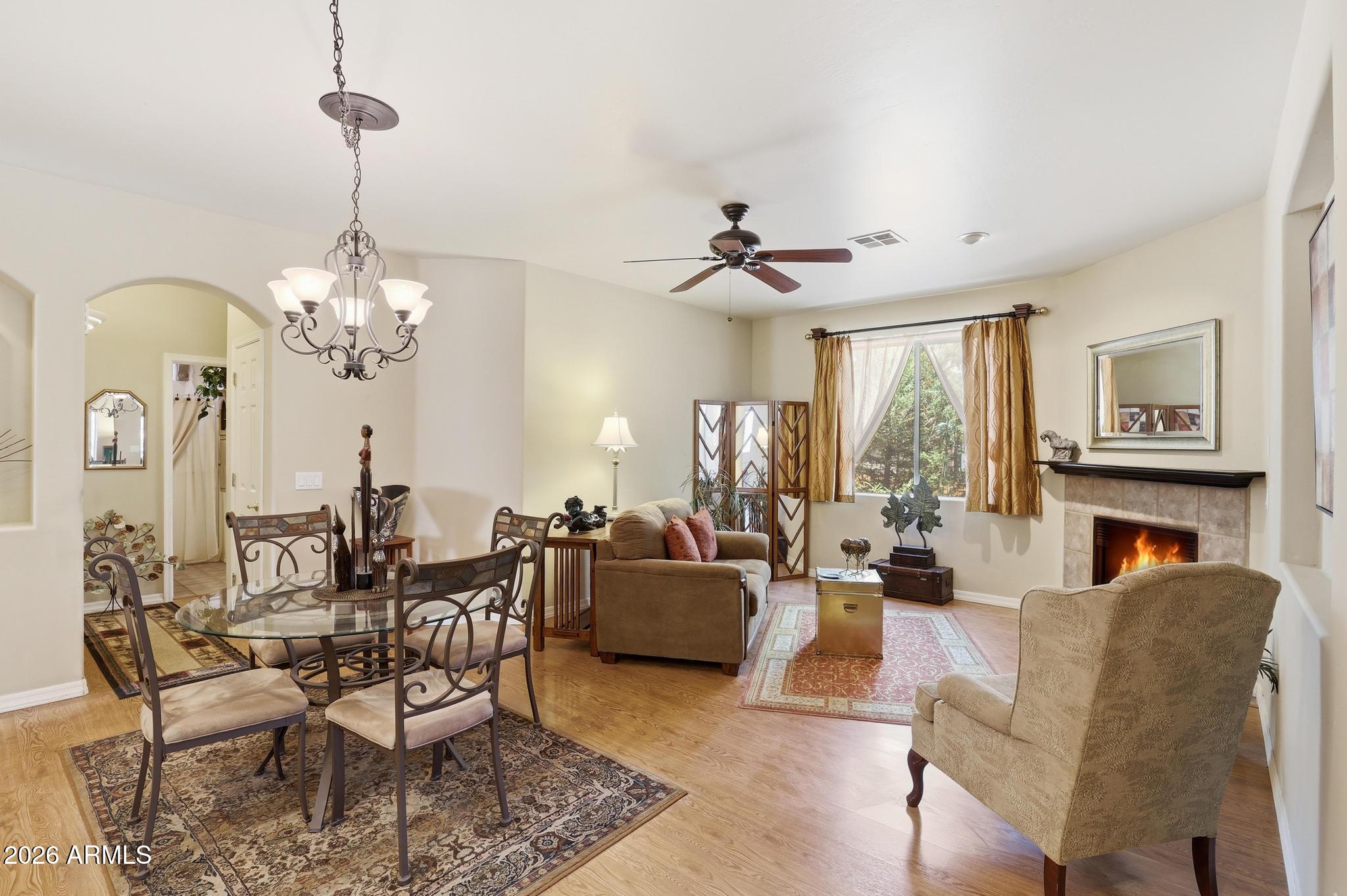 302 W CODY Circle