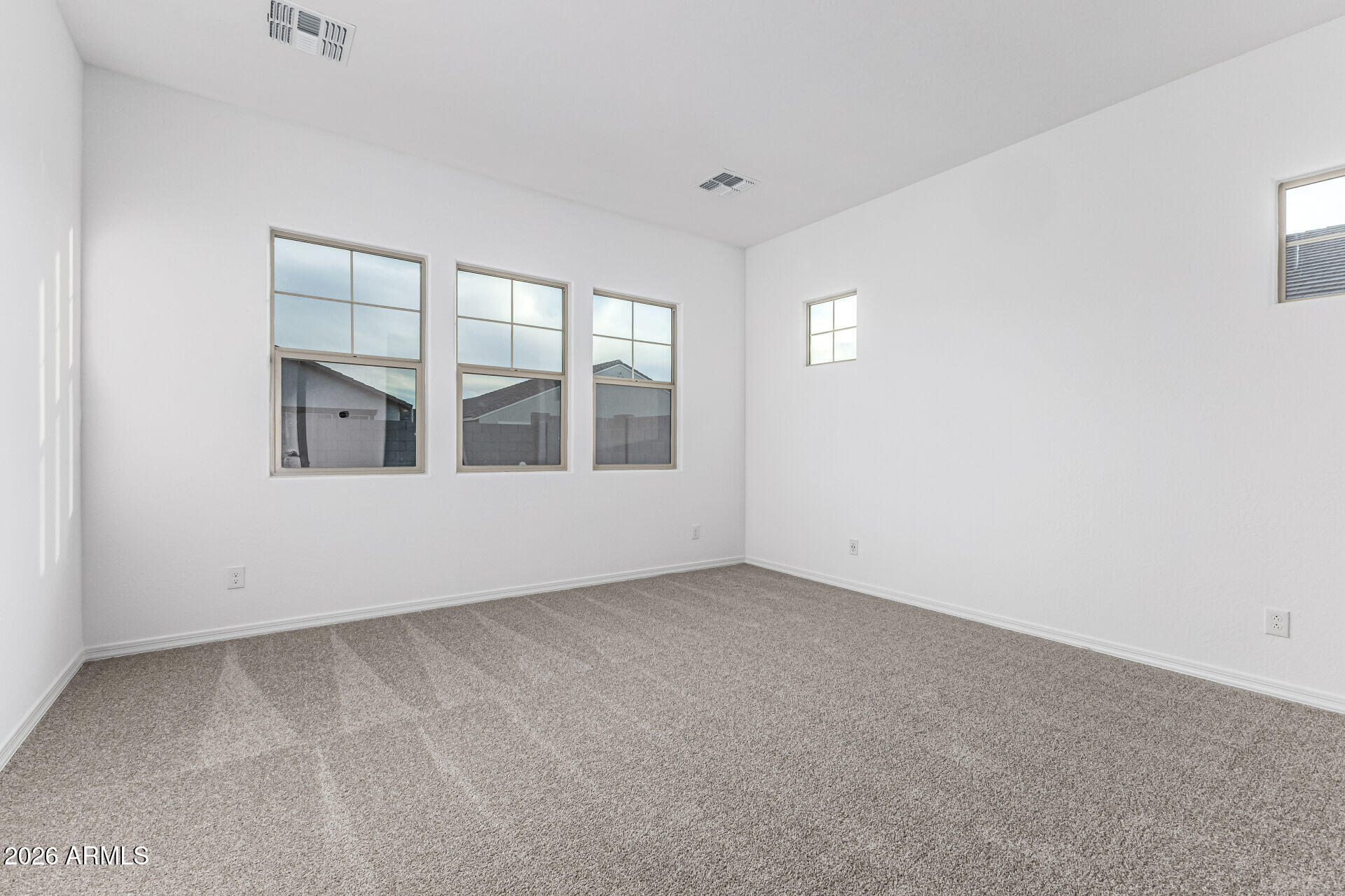 18369 W YAVAPAI Street