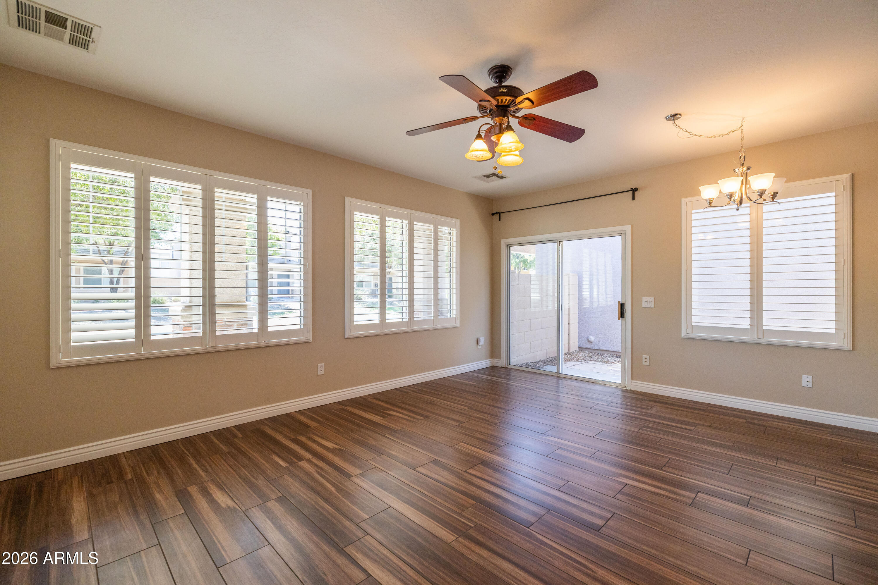1531 S LONGSPUR Lane