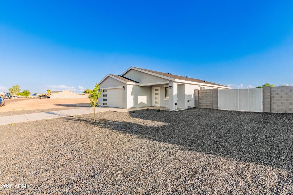 Photo of 10021 W Bradshaw Drive, Arizona City, AZ 85123 (MLS # 6916199)