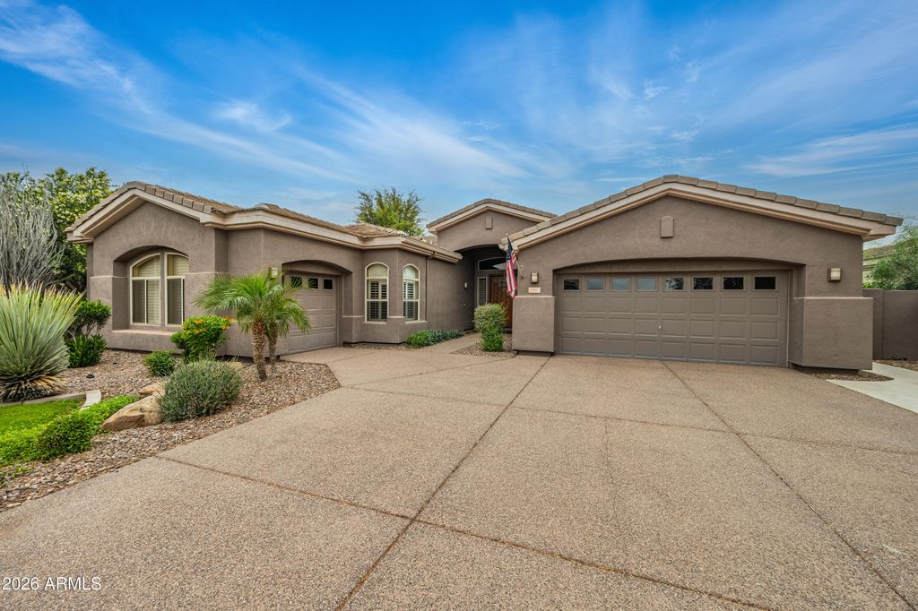 Photo of 636 E Vermont Drive, Gilbert, AZ 85295 (MLS # 6996230)