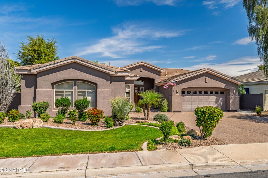 Photo of 636 E Vermont Drive, Gilbert, AZ 85295 (MLS # 6996230)