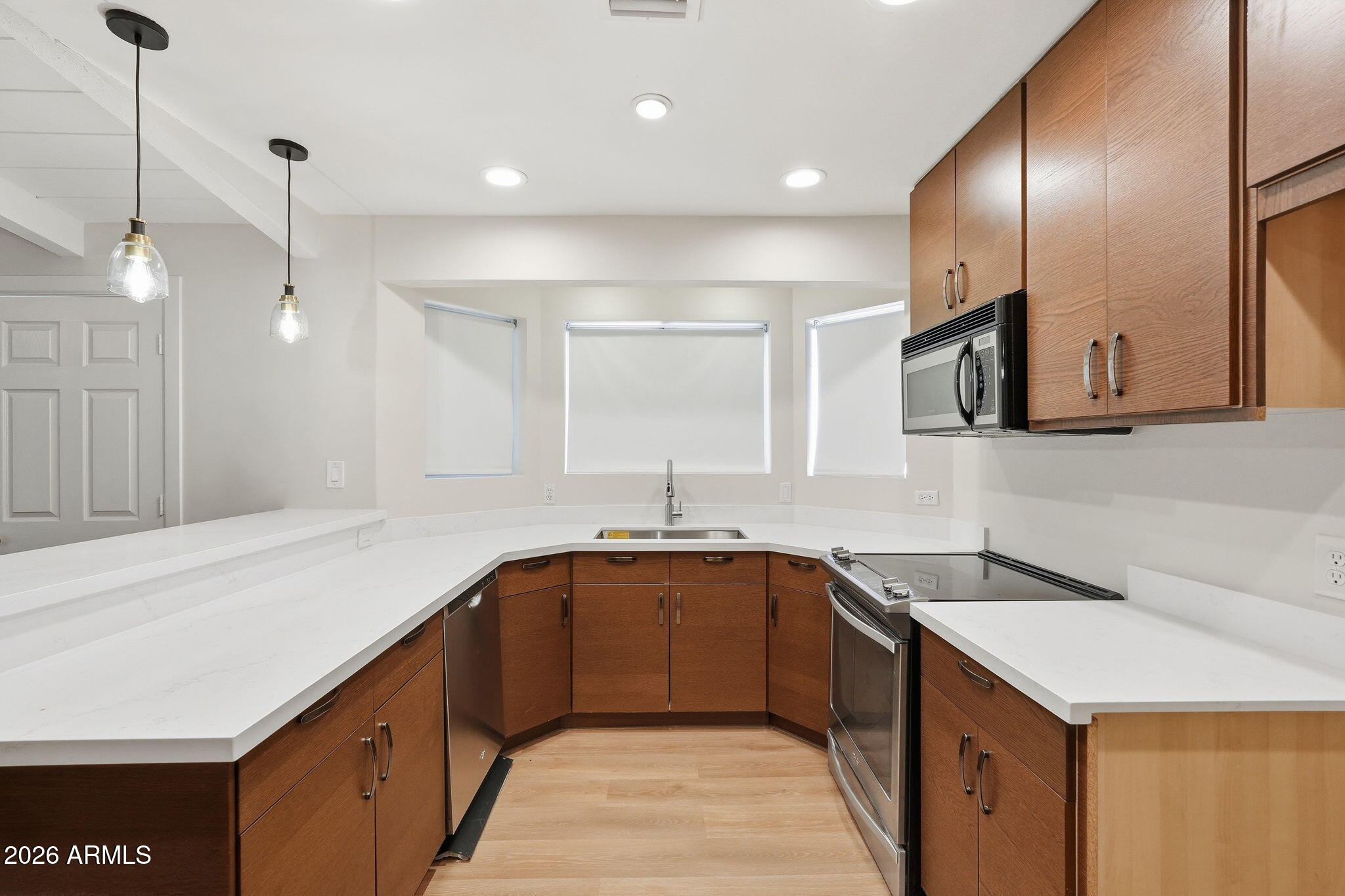 2649 E ISABELLA Avenue