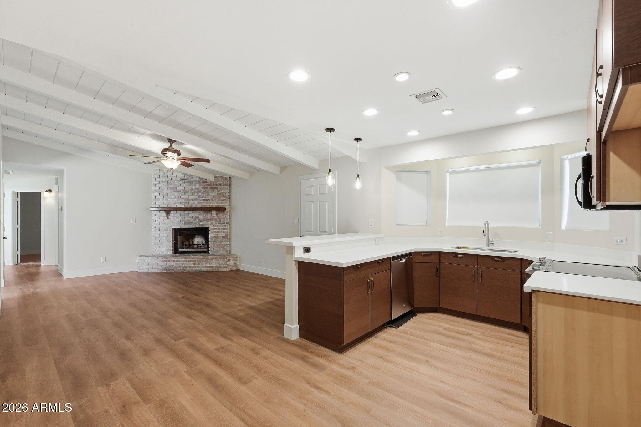 2649 E ISABELLA Avenue