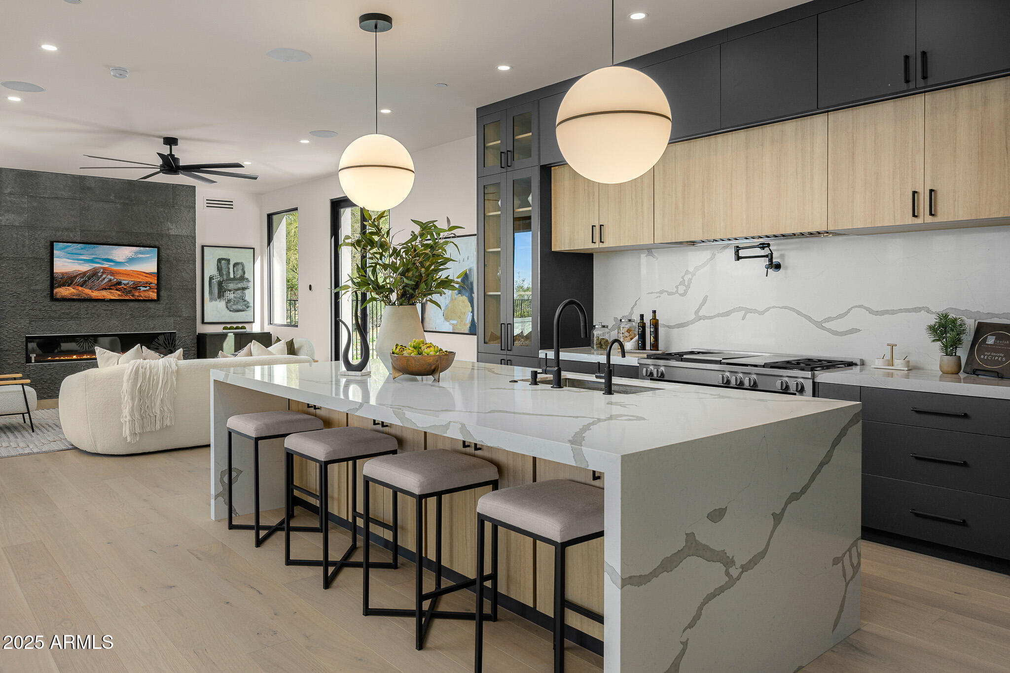 5355 E DESERT VISTA Road