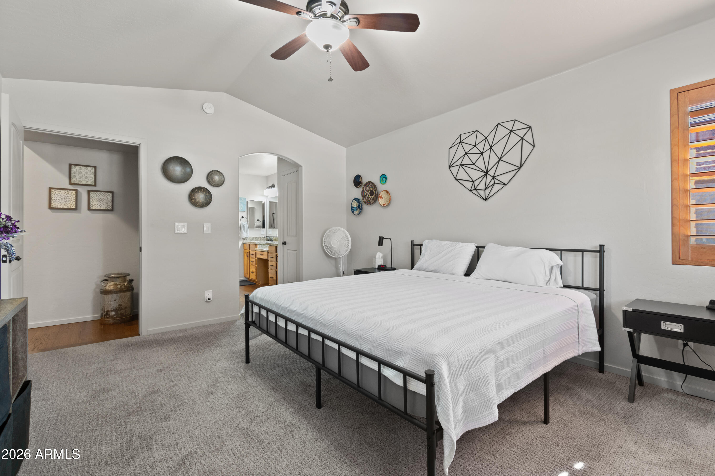 2540 W WATERS EDGE Lane