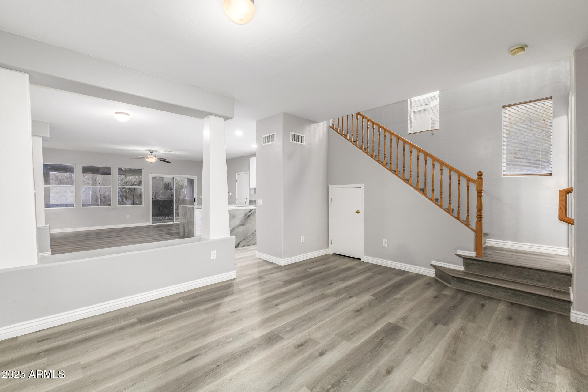 3006 W FERRUCCIO Place