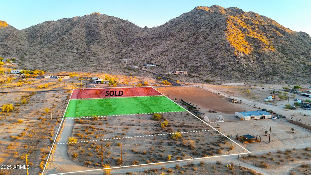 Photo of 0 N Warren Rd Lot 3 1.25 Acres #-, Maricopa, AZ 85139 (MLS # 6911109)