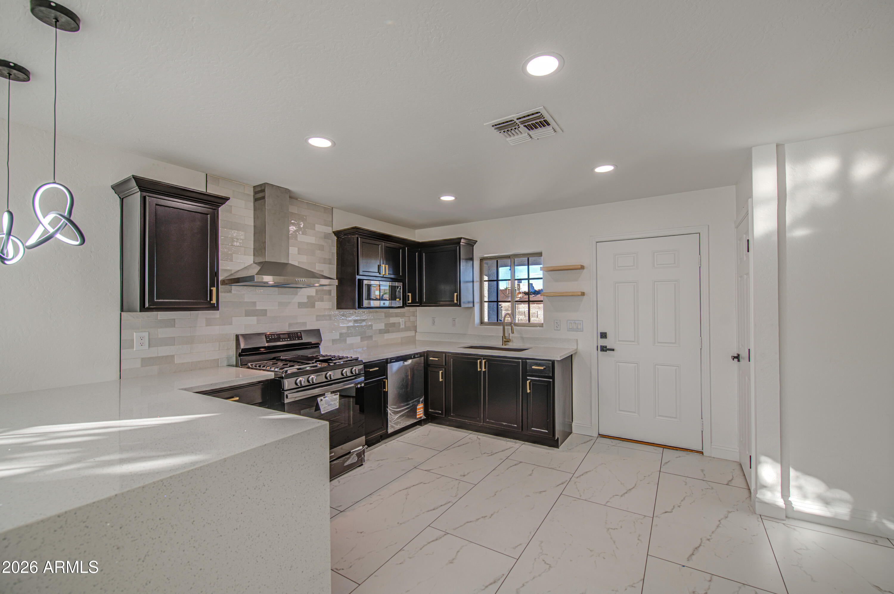 2302 E ALTA VISTA Road