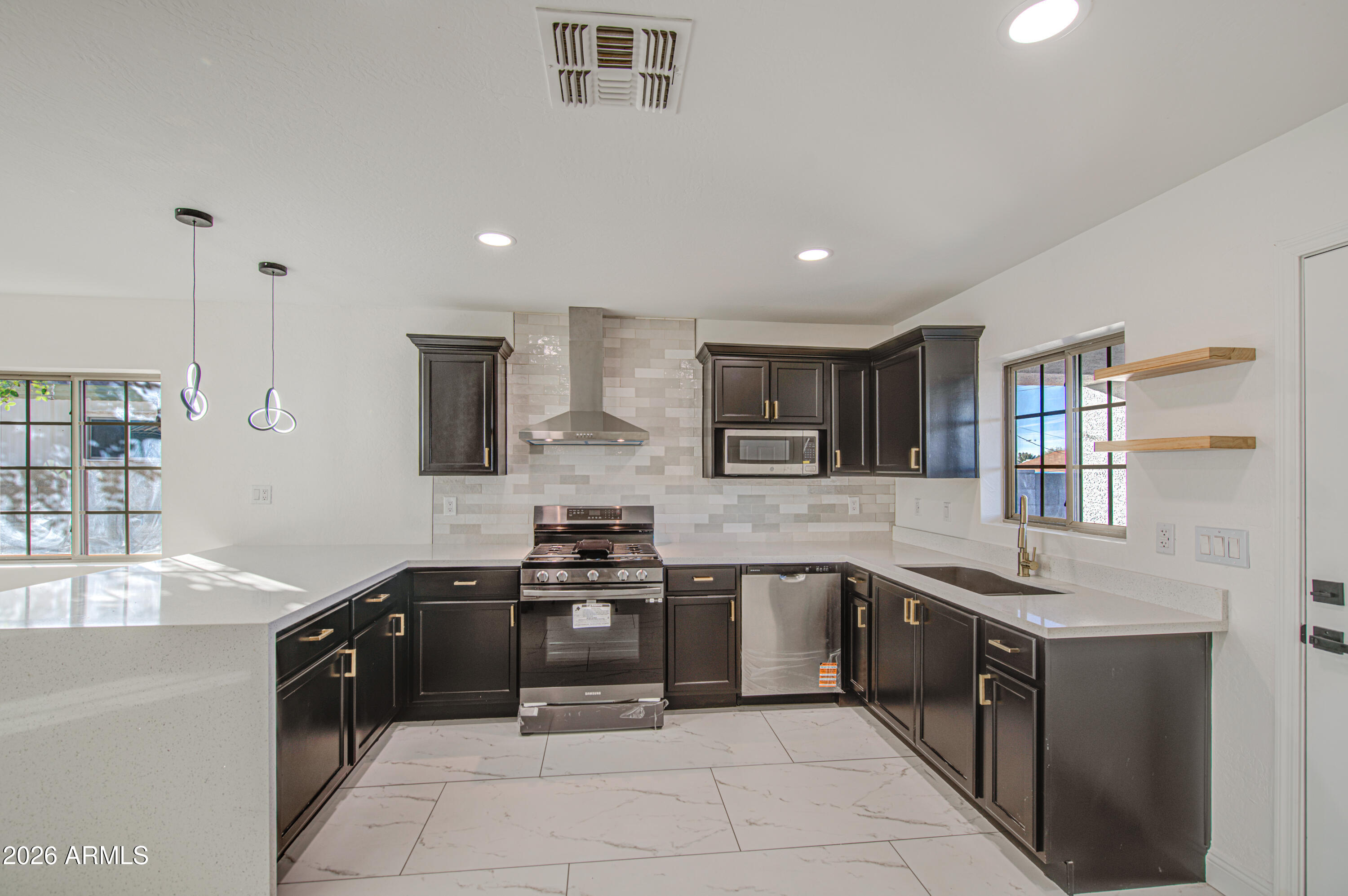 2302 E ALTA VISTA Road