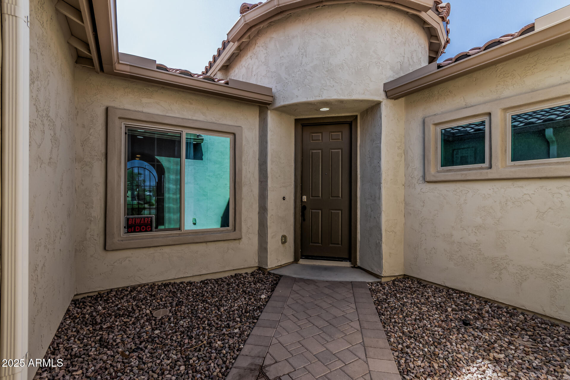 2348 N CRESTWOOD Drive