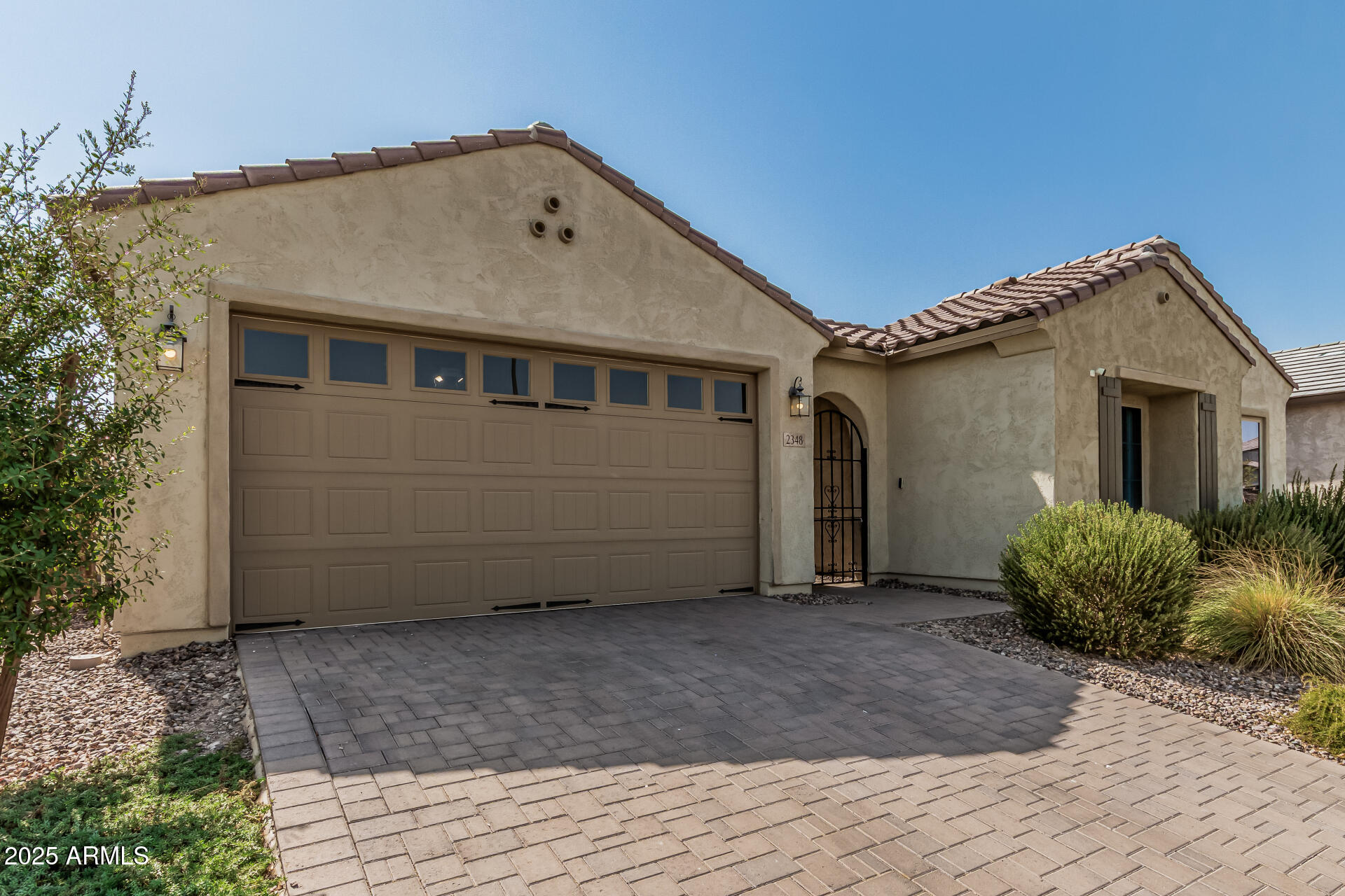 2348 N CRESTWOOD Drive