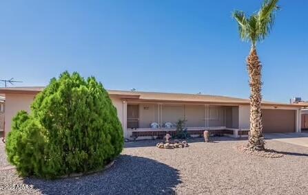 6449 E DES MOINES Street