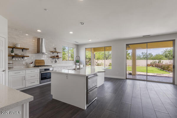 12538 W CHUCKS Avenue