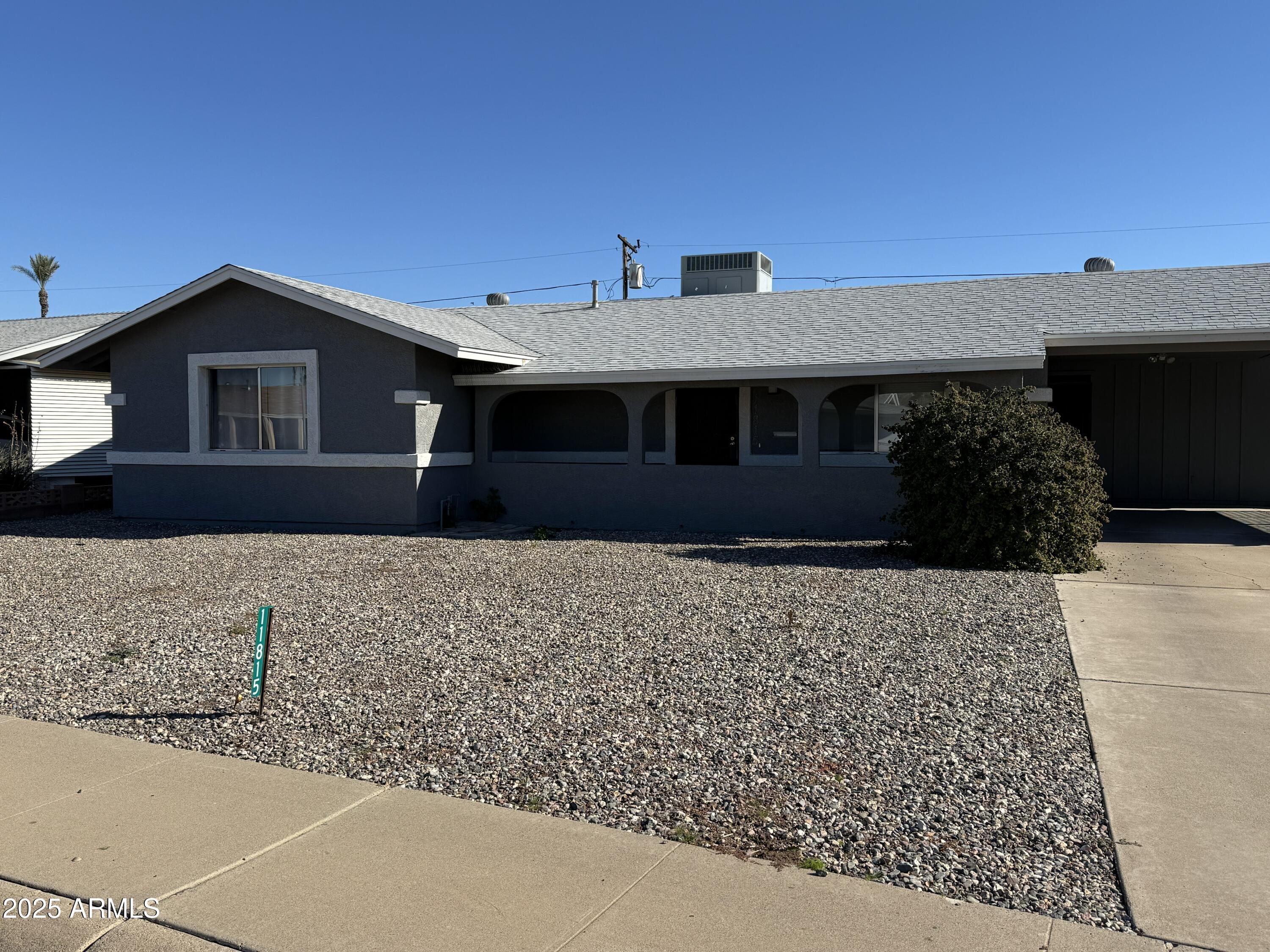 11815 N HILLCREST Drive