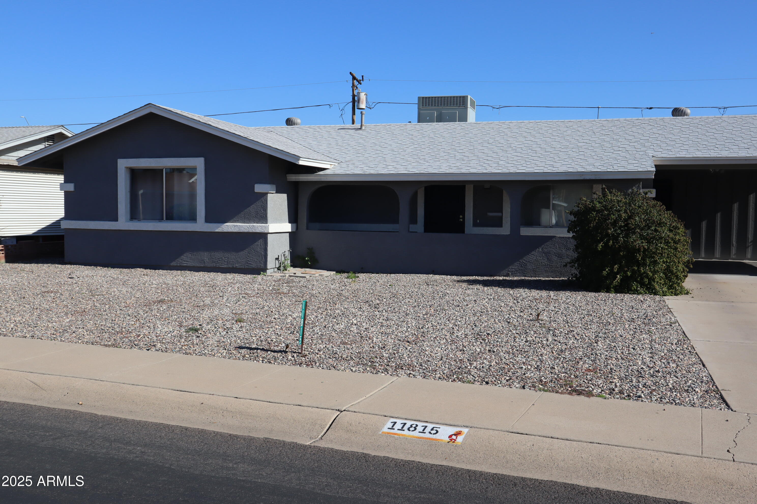 11815 N HILLCREST Drive