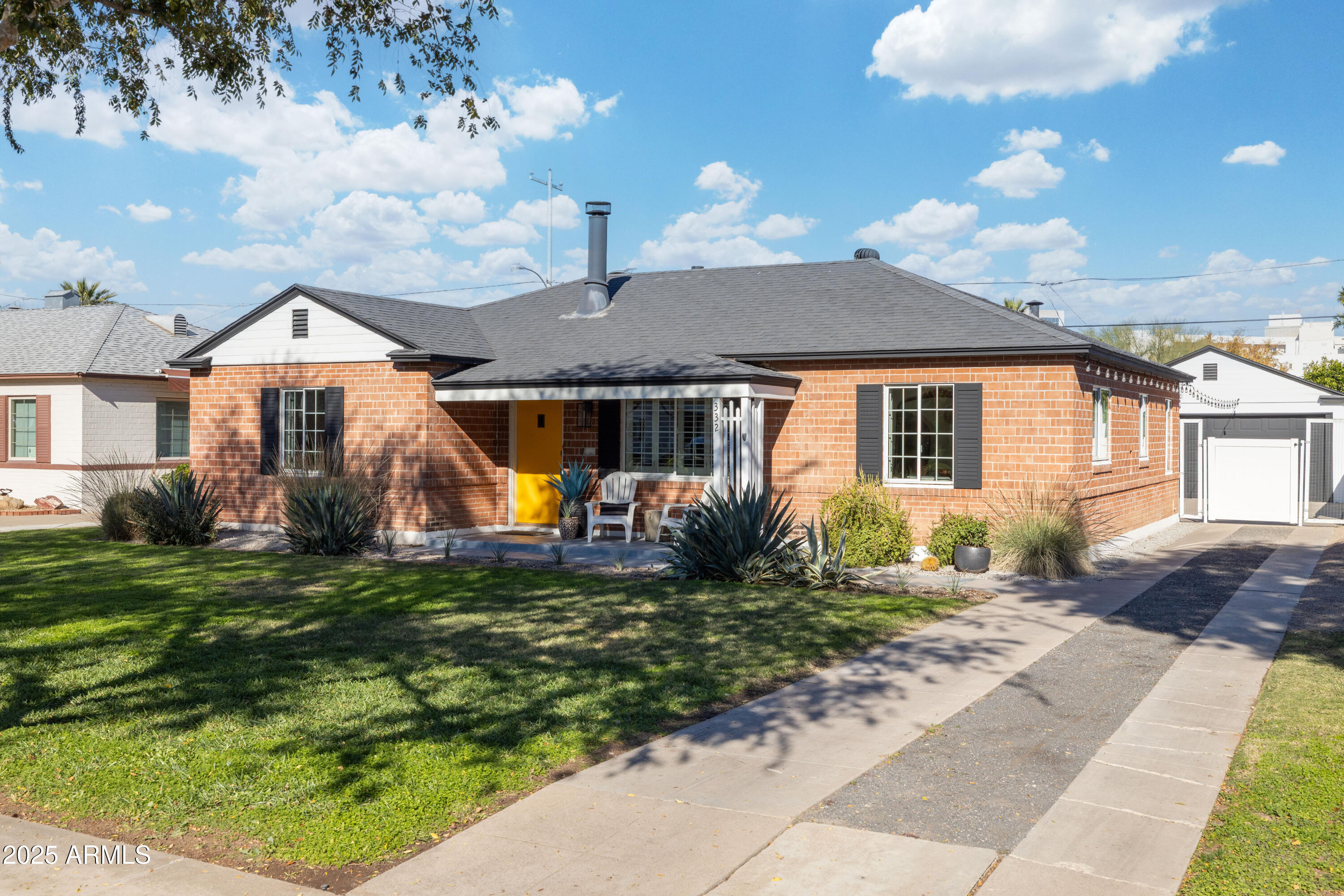 332 W CAMBRIDGE Avenue