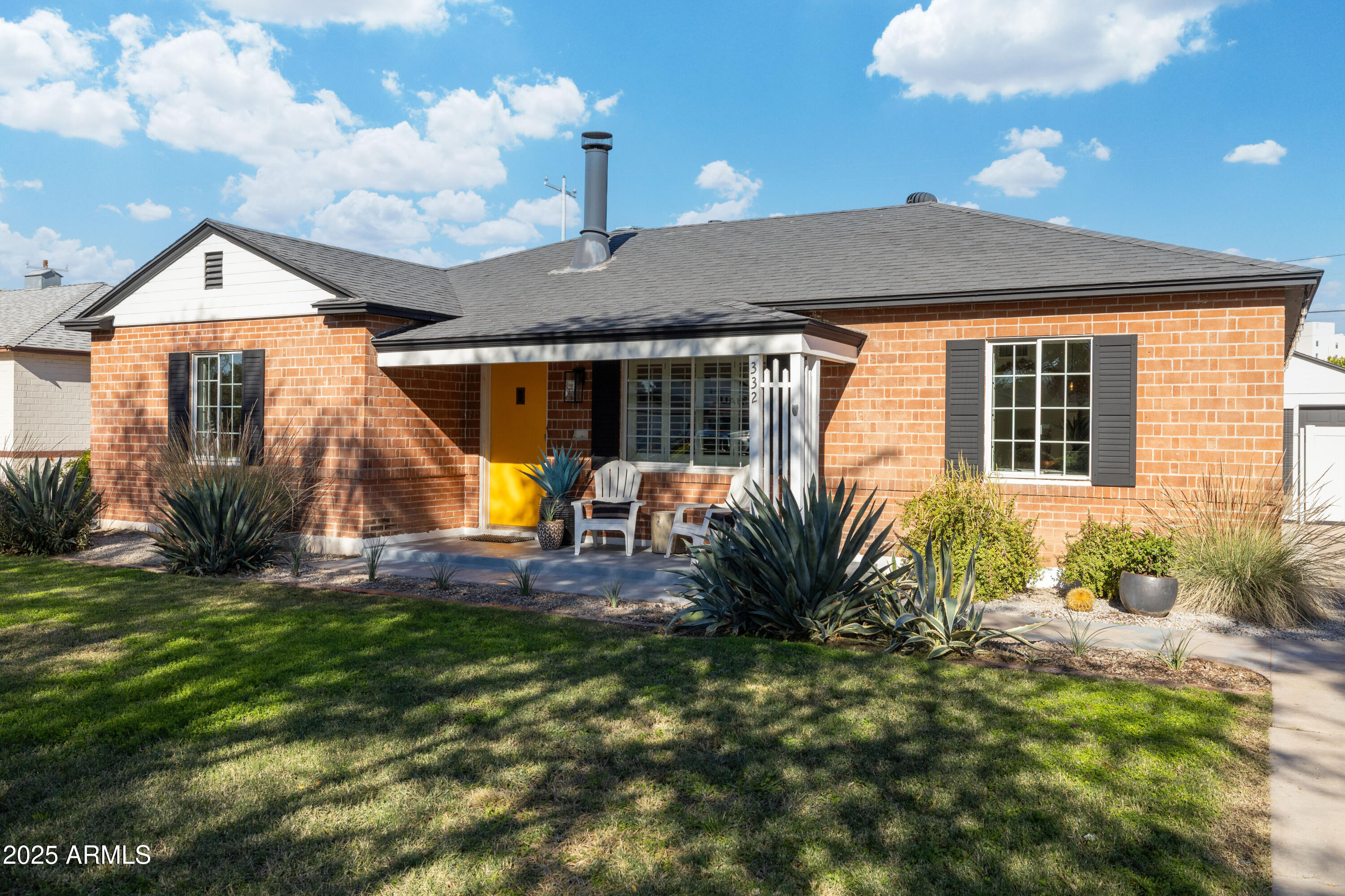 332 W CAMBRIDGE Avenue