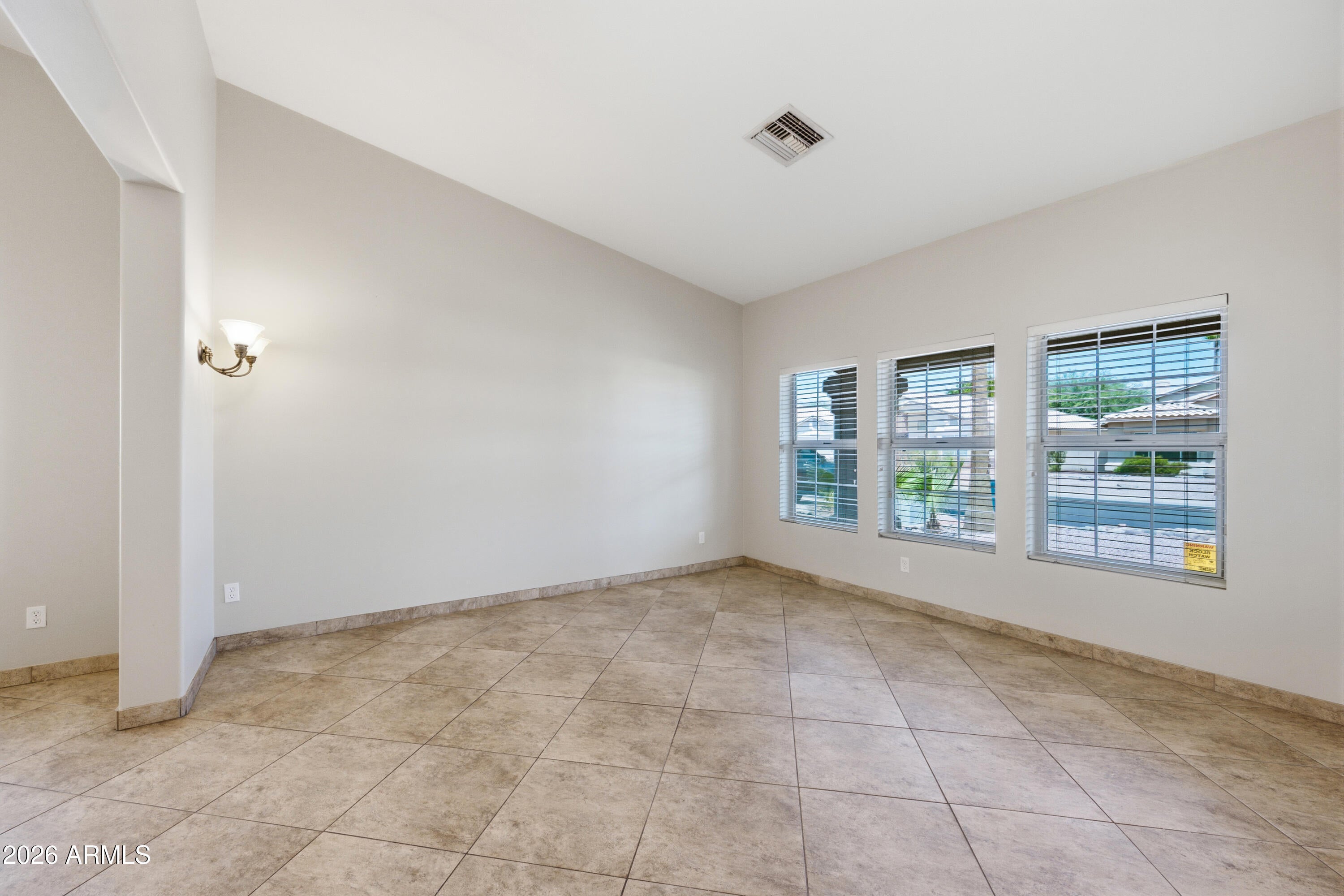 2743 E VERBENA Drive