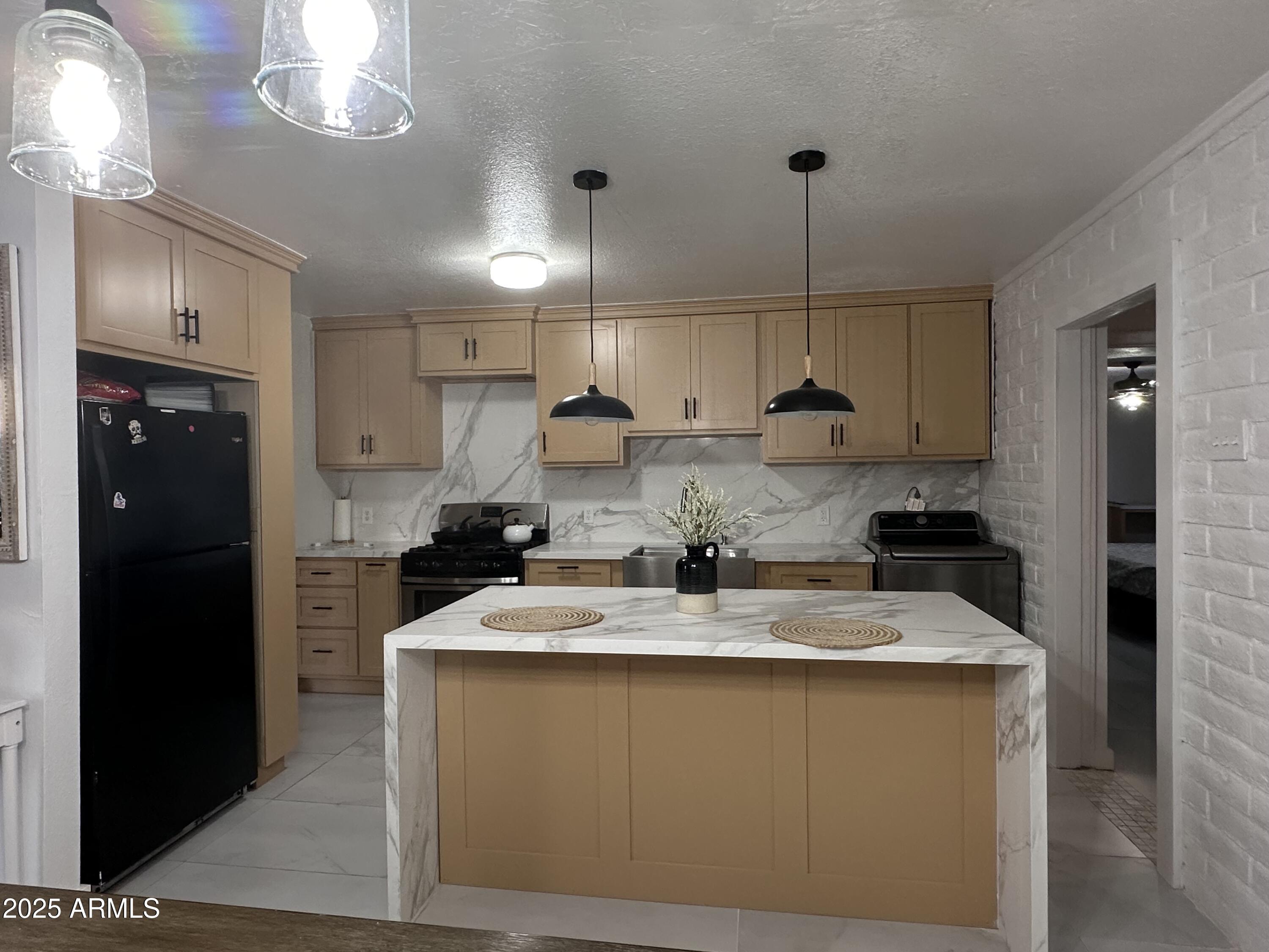 Homes for Sale in Queen Creek Arizona 4 # 714 W Palm Avenue