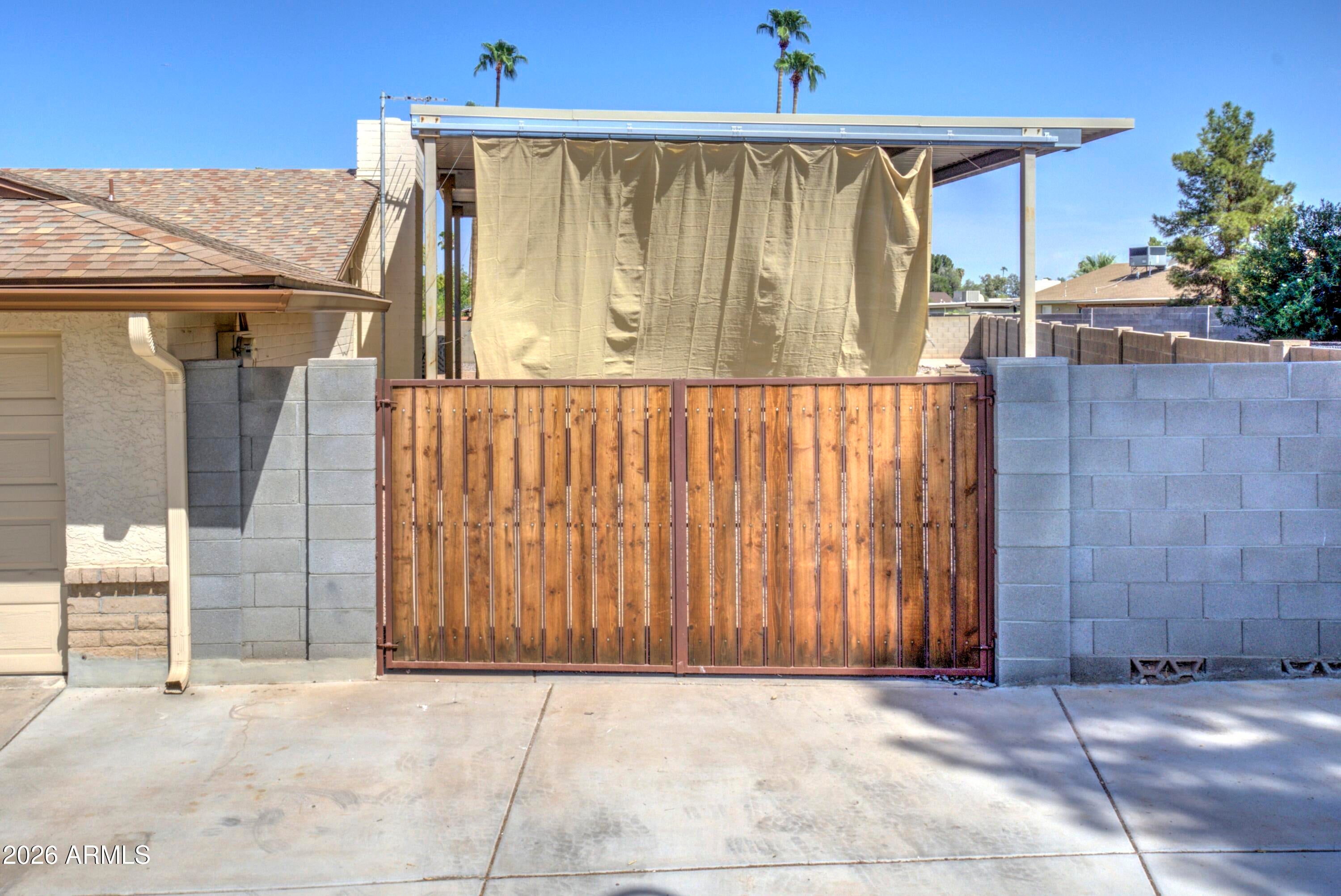 2803 W ROSEWOOD Drive