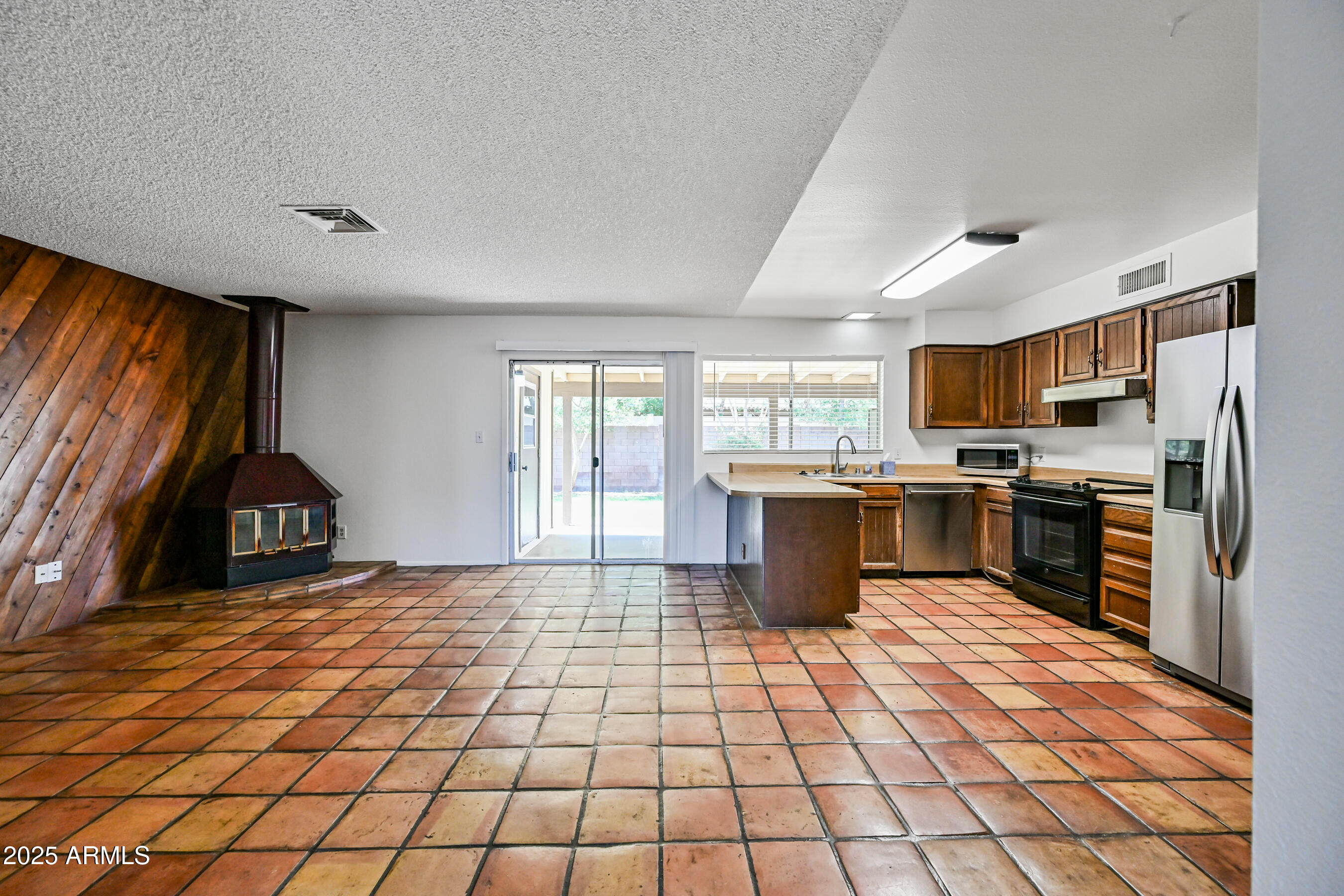 1252 E El Parque Drive
