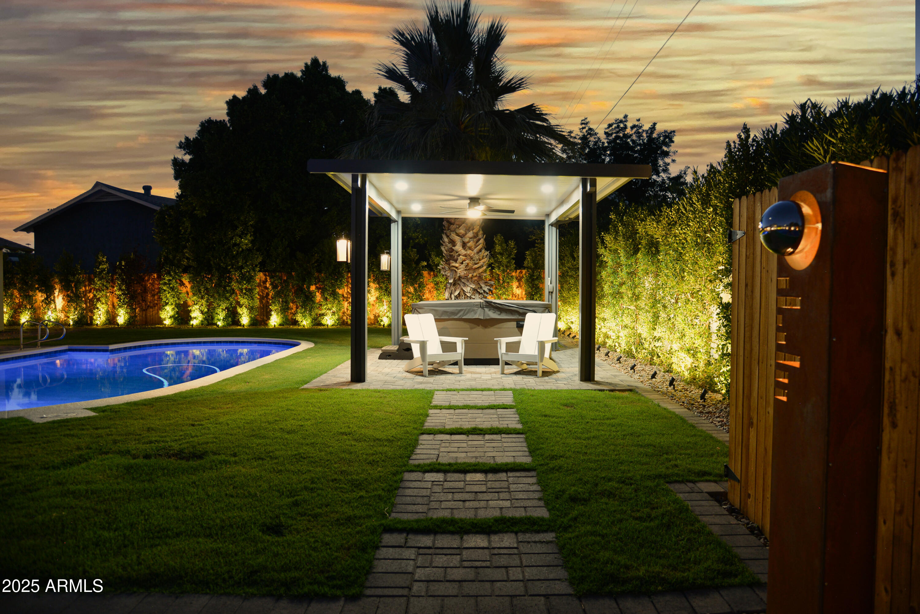 8532 E SAN MIGUEL Avenue