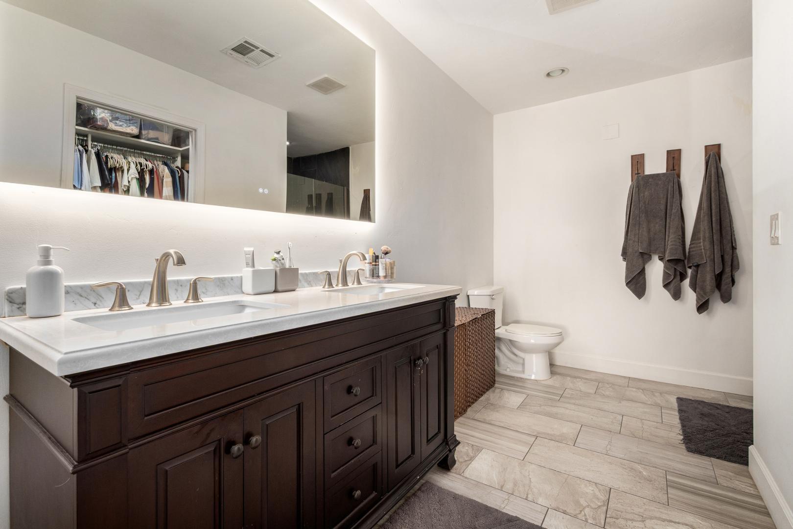 2613 E Pierson Street