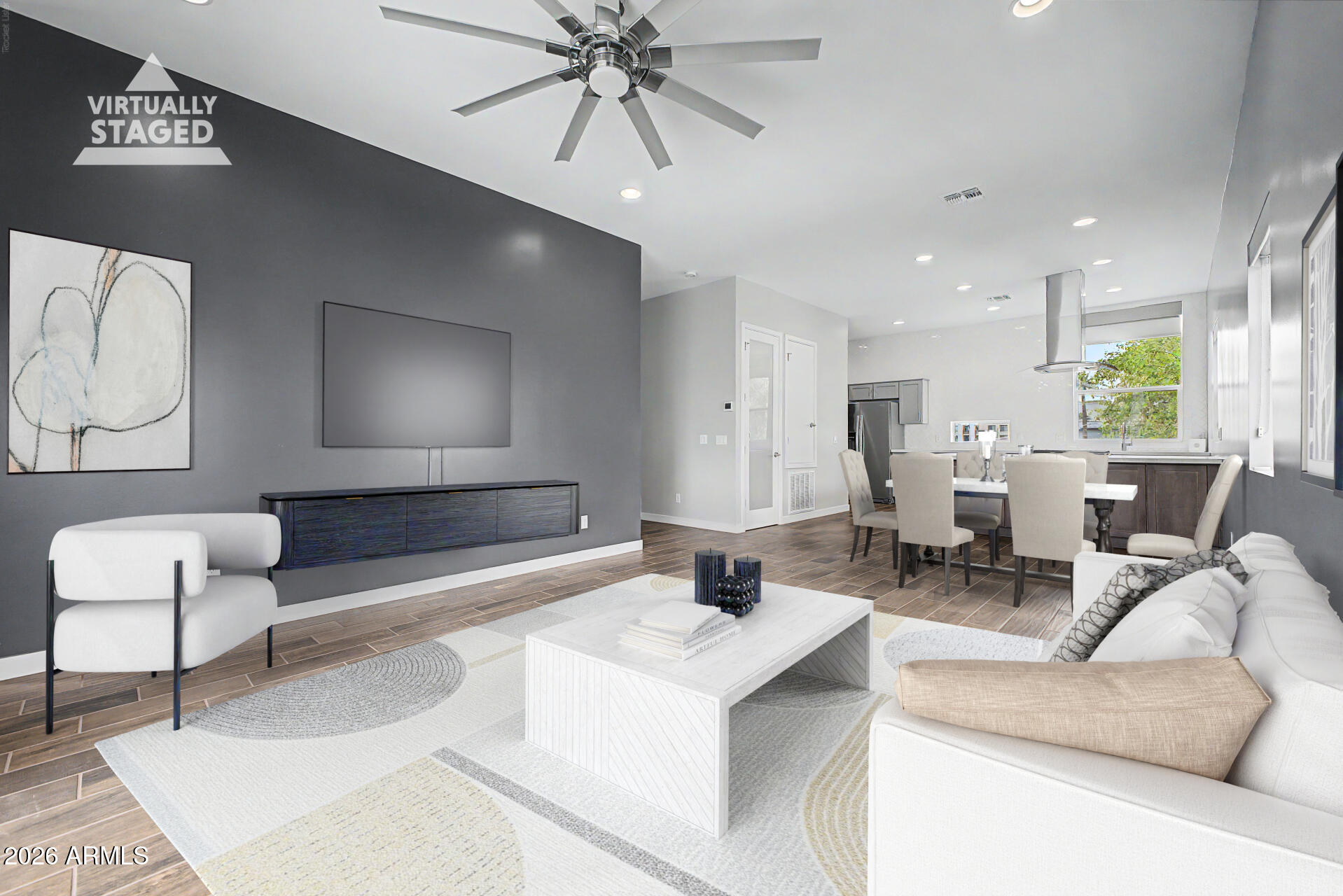 325 E CORONADO Road 20