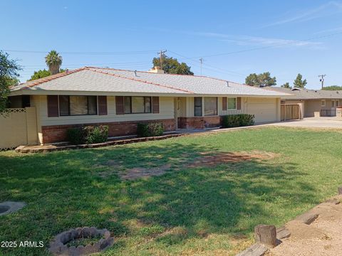 Photo of 4909 E Osborn Road, Phoenix, AZ 85018 (MLS # 6822358)