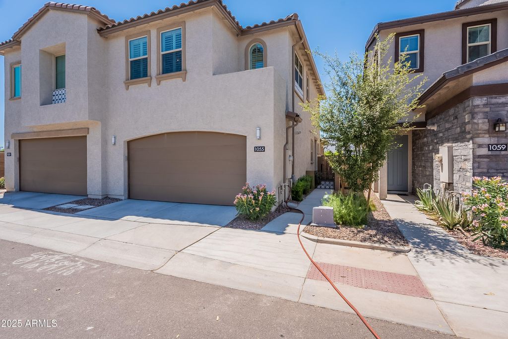 Photo of 1055 W Diamondback Drive, Chandler, AZ 85286 (MLS # 6977759)